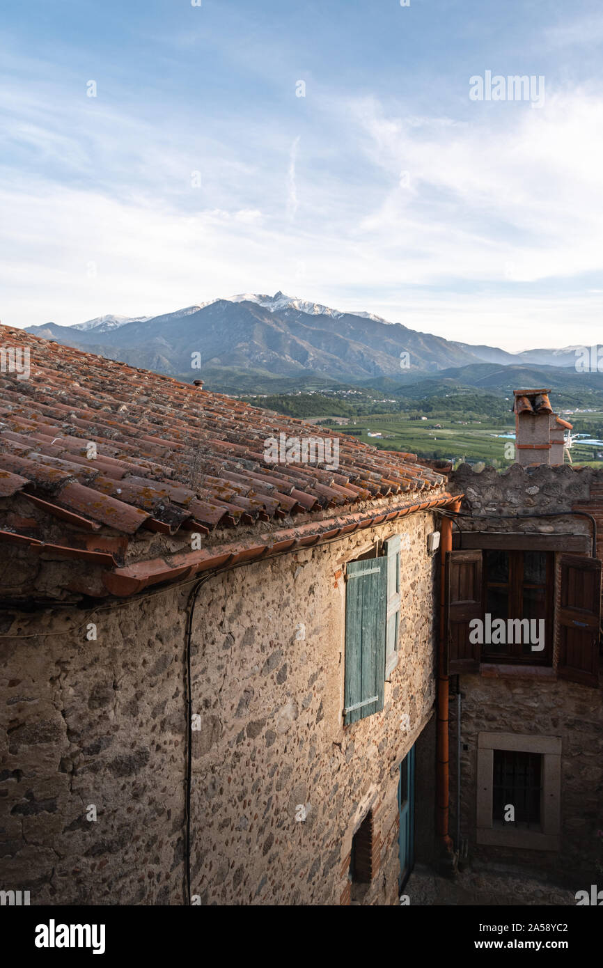 Rustic house with a view of the Pic du Canigou in the French Pyrenees Stock Photo