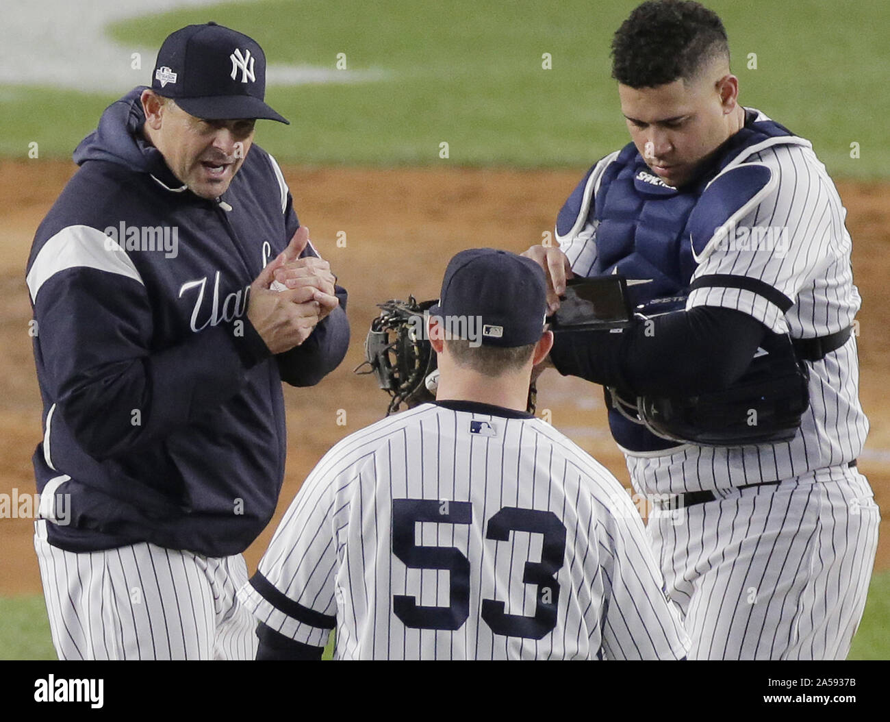 BRONX, NY - SEPTEMBER 20: New York Yankees Pitcher Tommy Kahnle (41)  delivers a pitch during a game between the Toronto Blue Jays and New York  Yankees on September 20, 2023 at