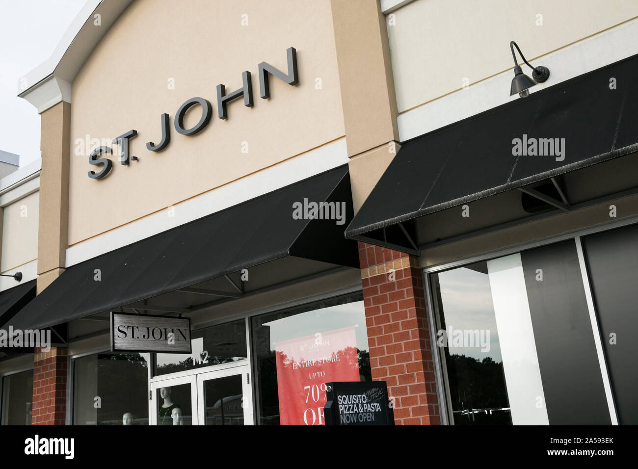 St john knits hires stock photography and images Alamy