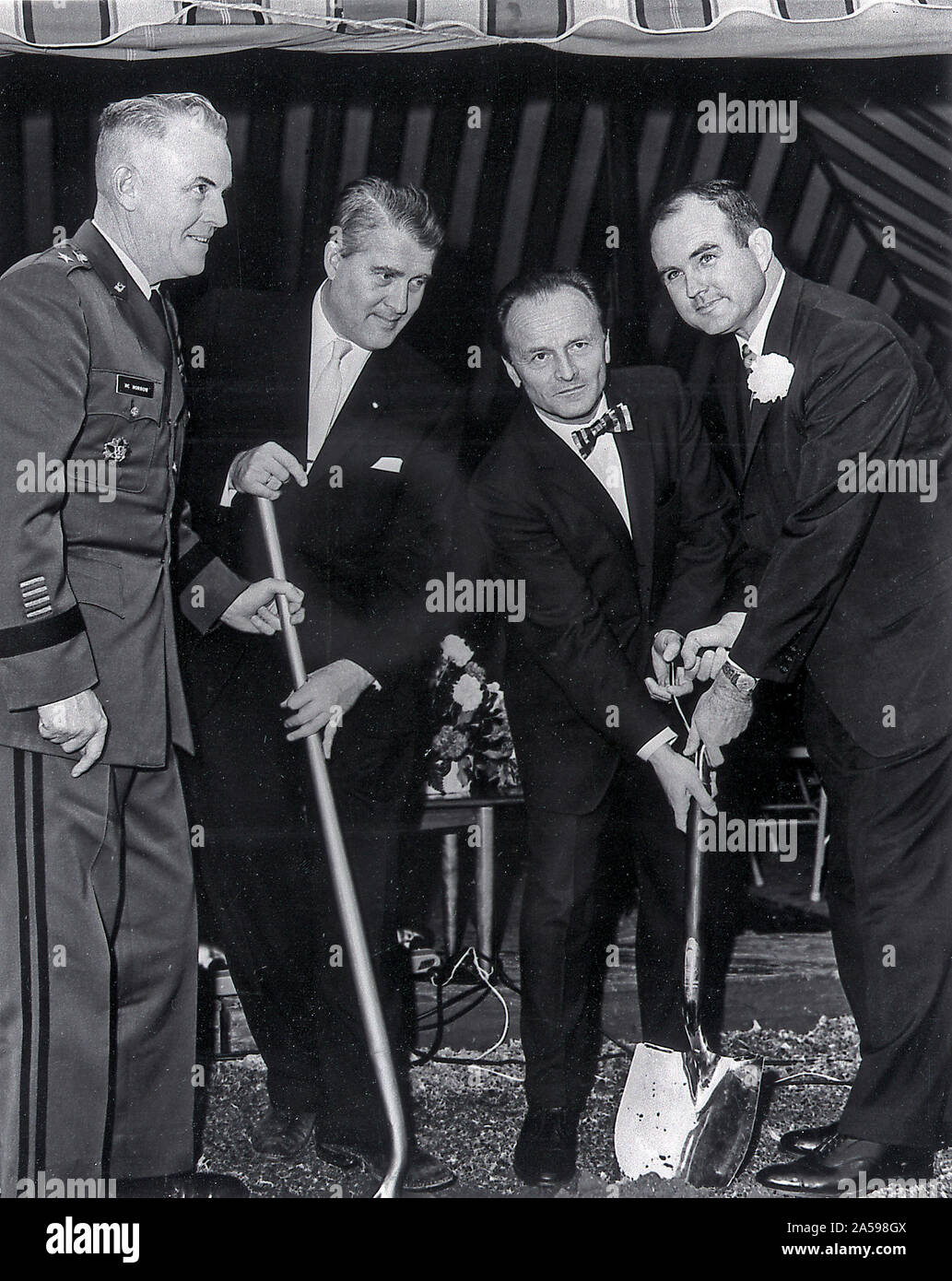 Dr. Wernher von Braun, Major General Francis McMorrow, and Alabama Governor, John Patterson (far left) participated in the ground breaking ceremony for the University of Alabama Research Institute in Huntsville, December 20, 1962. Stock Photo