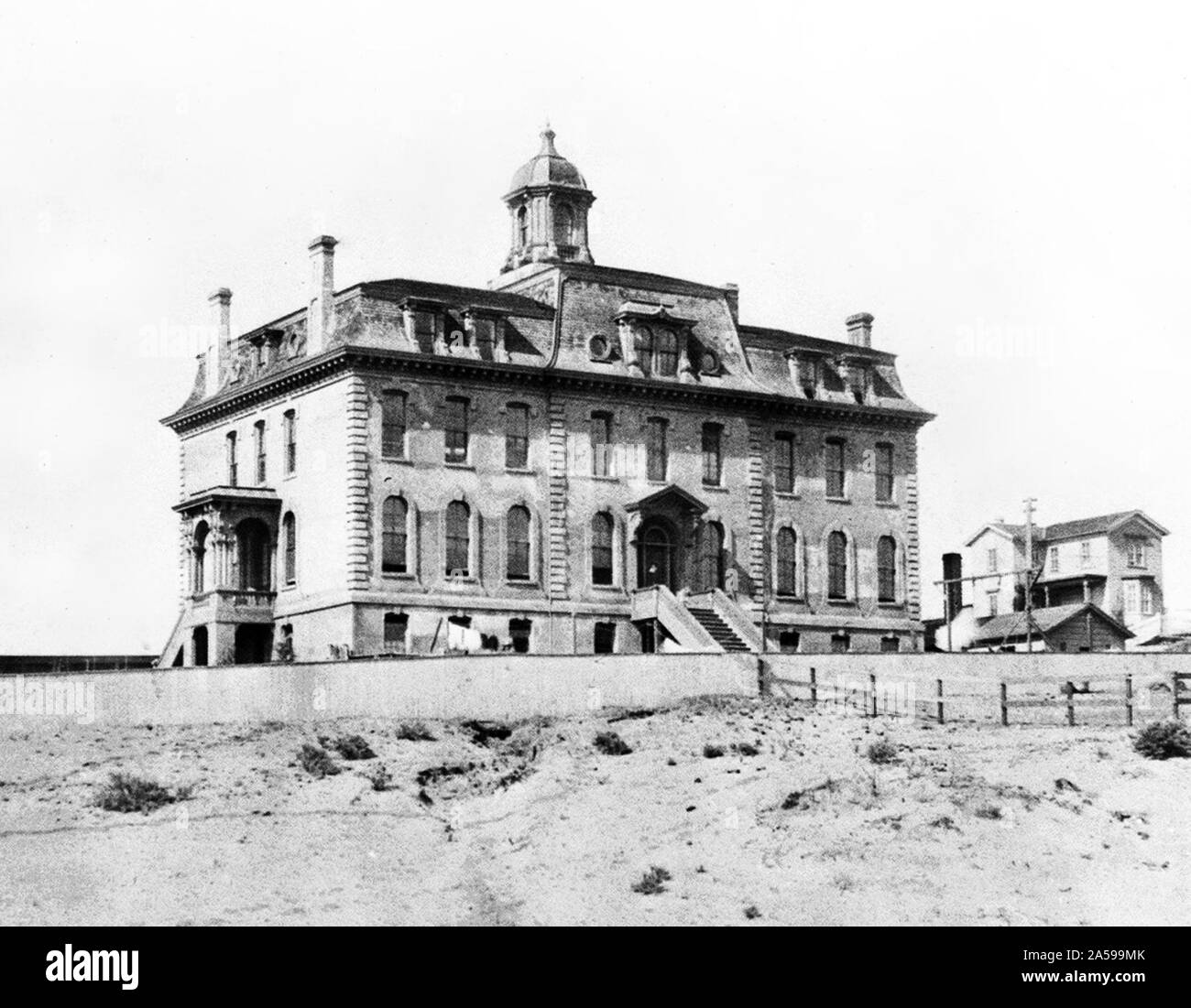 California History - Ladies' Protection and Relief Society Bldg., Franklin St., San Francisco ca. 1866 Stock Photo