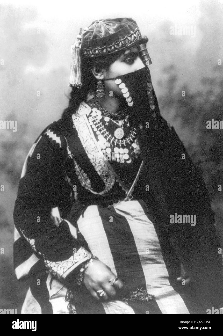 Egypt Woman Early 1900s High Resolution Stock Photography and Images ...