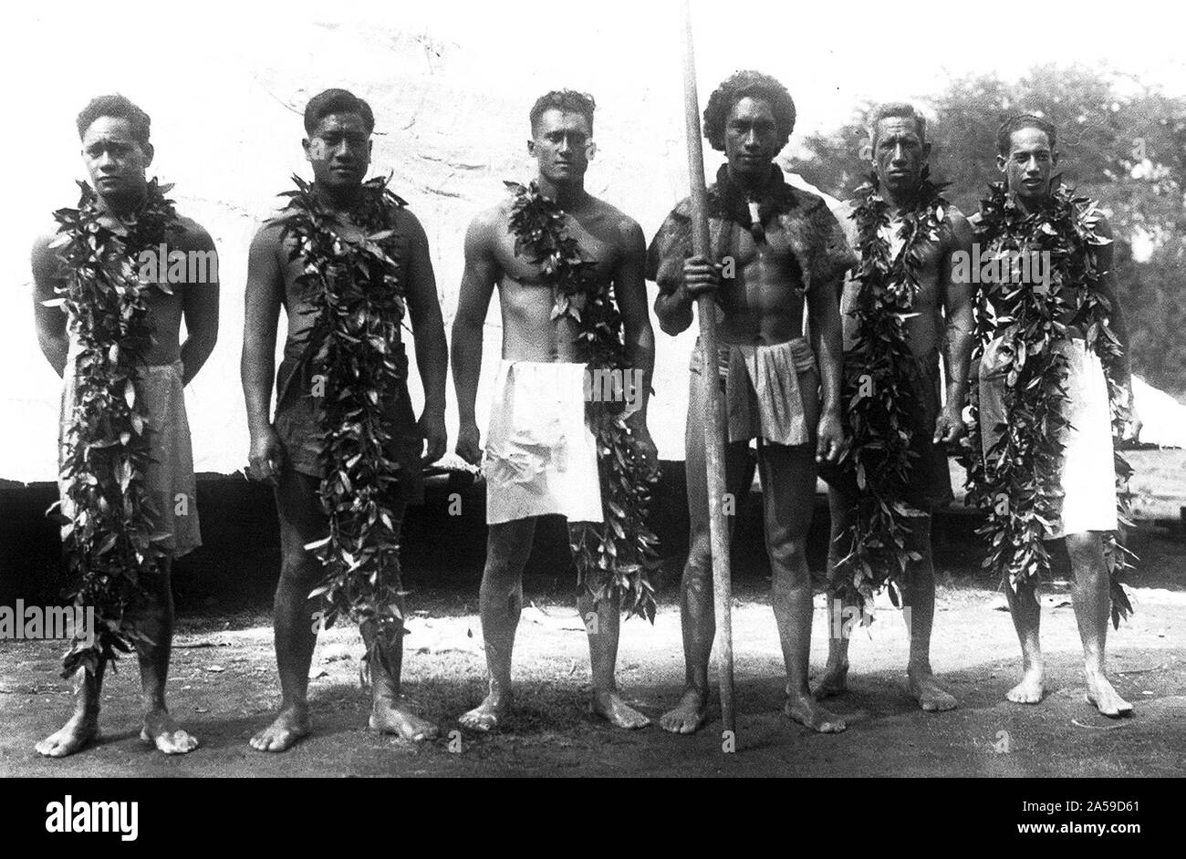 Duke Kahanamoku and his troupe 1921 Hawaiian who made surfing into a popular sport Stock Photo