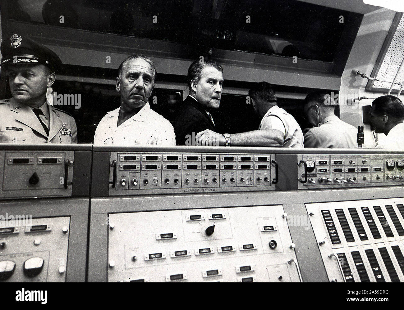 Von Braun in Blockhouse at launch of Pioneer IV, 3/3/59. L to R: Unidentified/ Debus,Kurt-Dr./ Von Braun/ Maj. Gen. Medaris,John/ Bri. Gen. Barclay,John Stock Photo