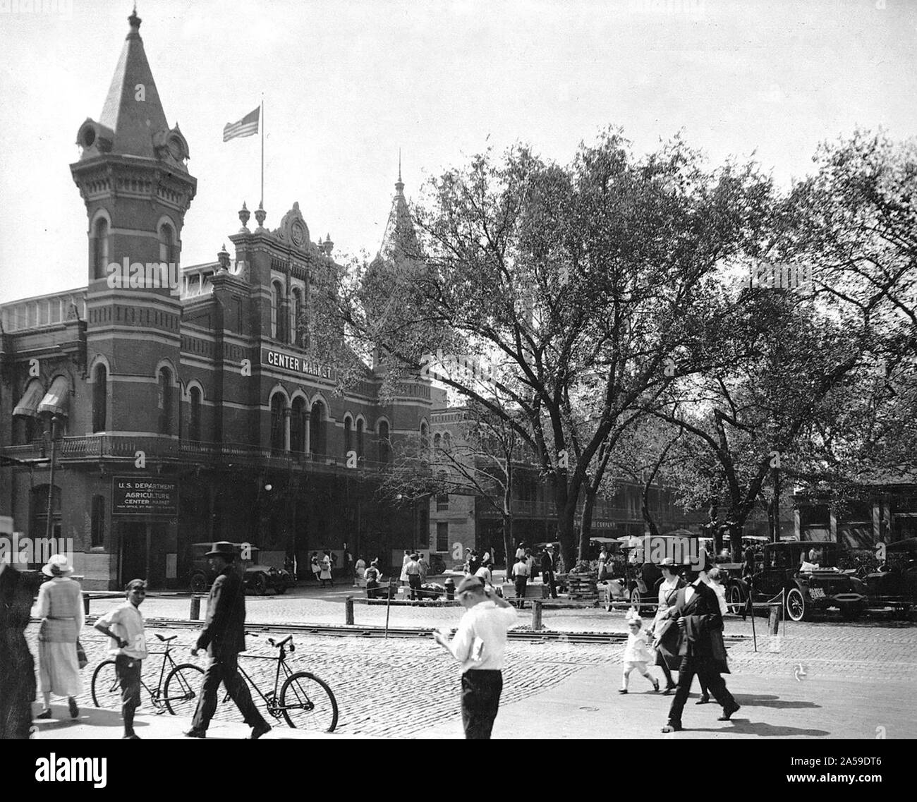 1910s grocery store hi-res stock photography and images - Alamy