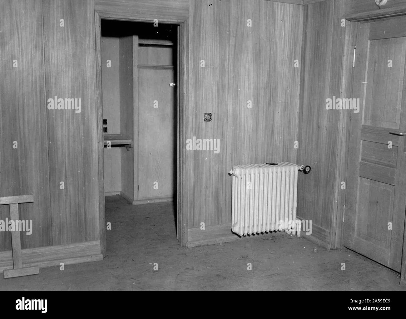 Radio room in bunker war Black and White Stock Photos & Images - Alamy