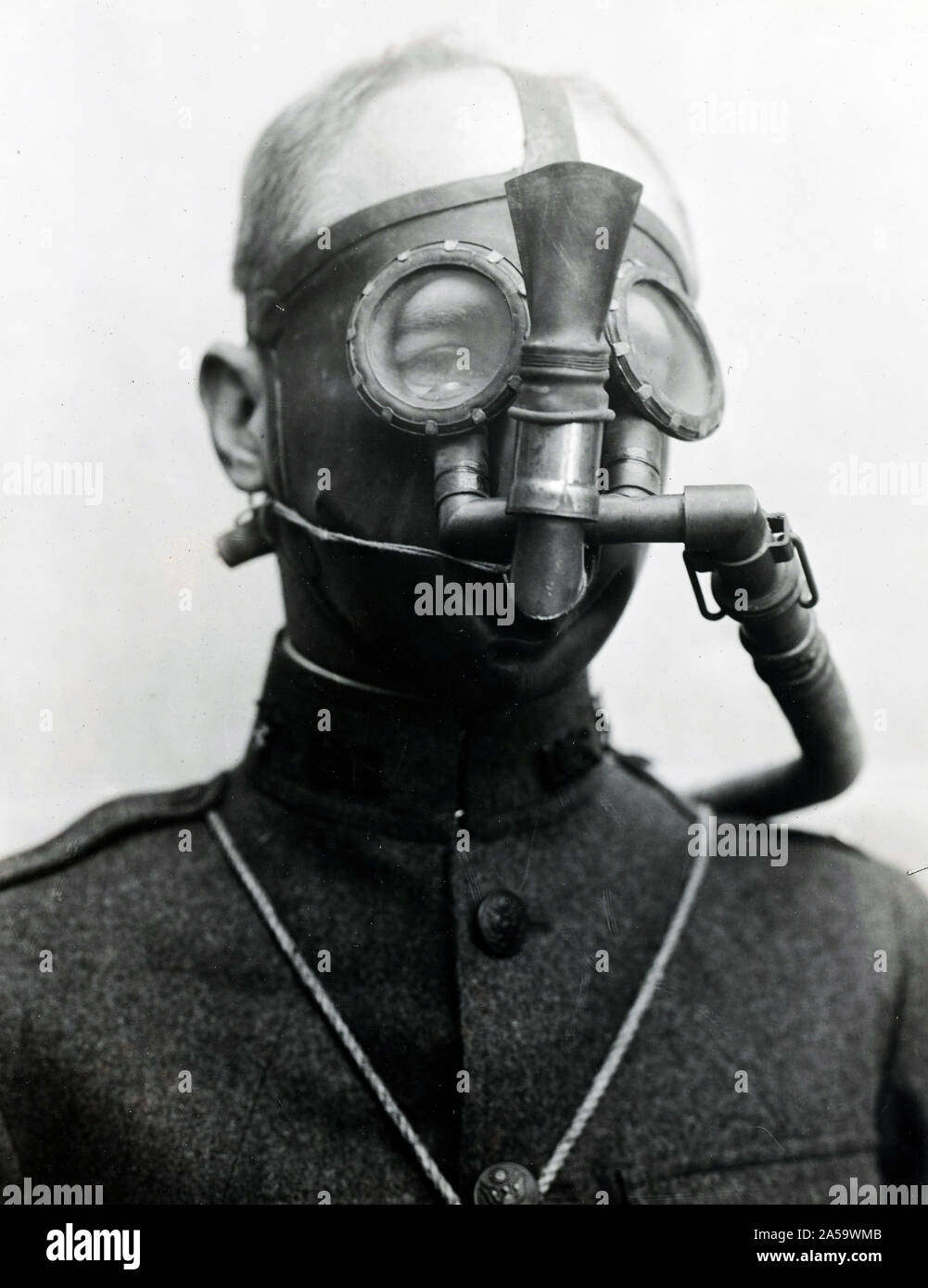 French gas mask - Tissot type ca. 1917-1920 Stock Photo - Alamy