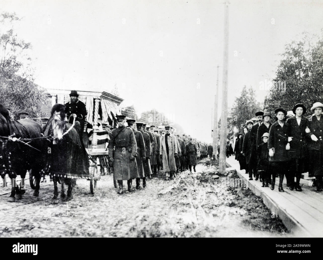 War Procession World war i funeral procession hi-res stock photography and images - Alamy