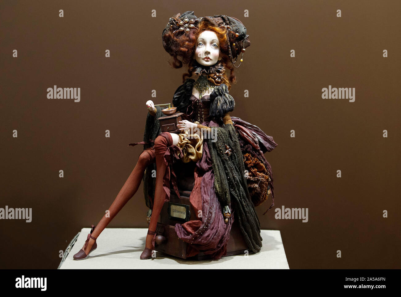 antique fashion dolls