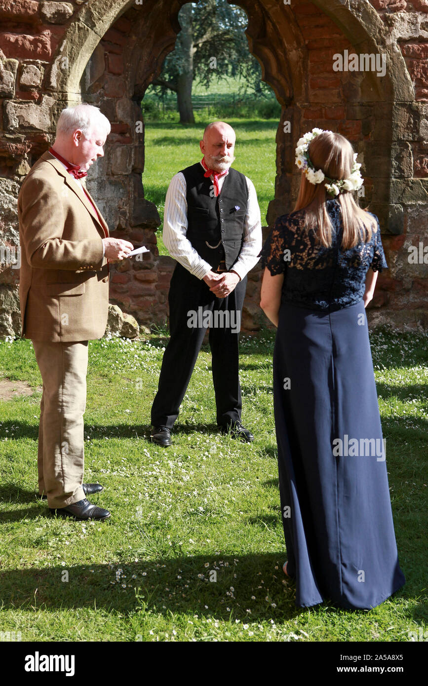 Handfasting ceremony of pagan origin, seen here undertaken in the rural county of Shropshire as close to the summer equinox as possible. 22-06-2019 Stock Photo
