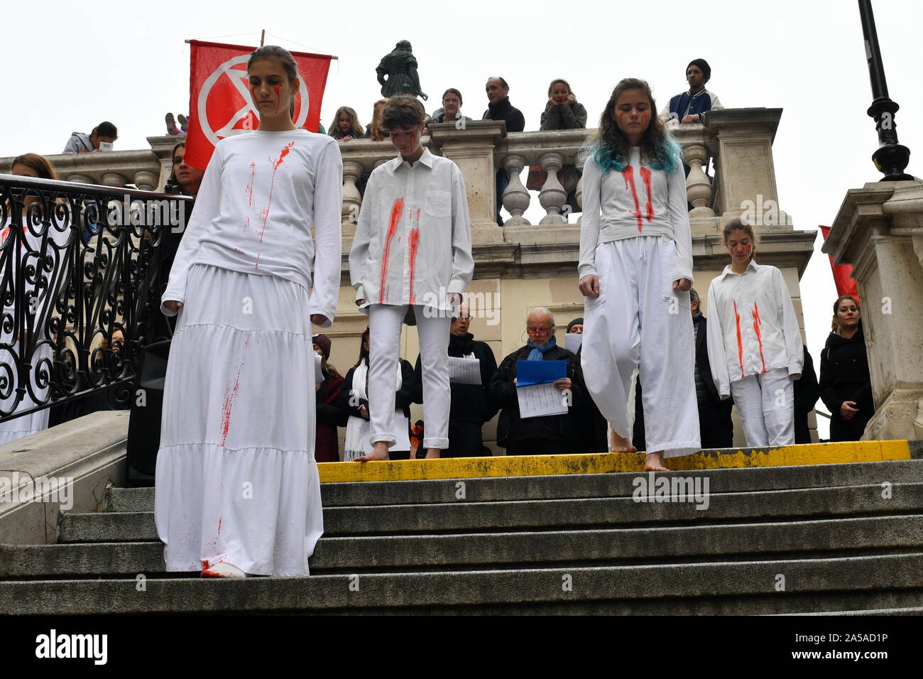 Vienna, Austria. 19th October, 2019. Action Extinction Rebellion 'The Blood of Our Children', performance on the fatal effects of the climate crisis and collapse of ecosystems on 19 October 2019 in Vienna. Credit: Franz Perc / Alamy Live News Stock Photo