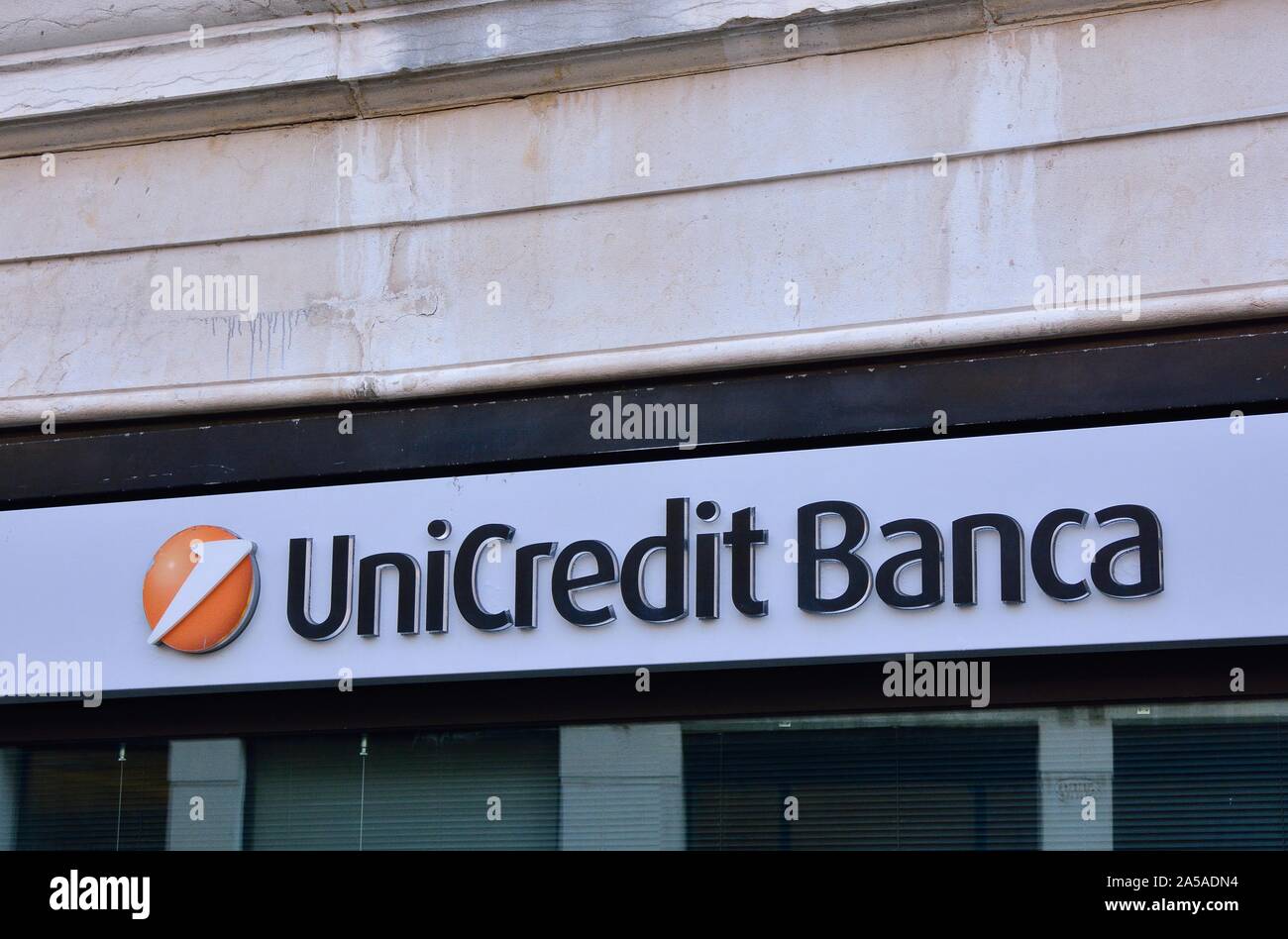 Venice, Italy - October 13, 2019: Logo of the UniCredit Bank on a  storefront in the centre of Venice. UniCredit is an Italian global banking  and finan Stock Photo - Alamy