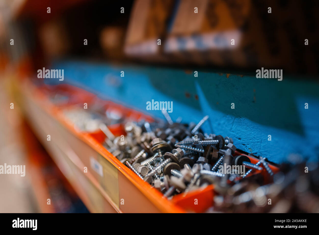 Box with tapping screw in hardware store closeup Stock Photo Alamy