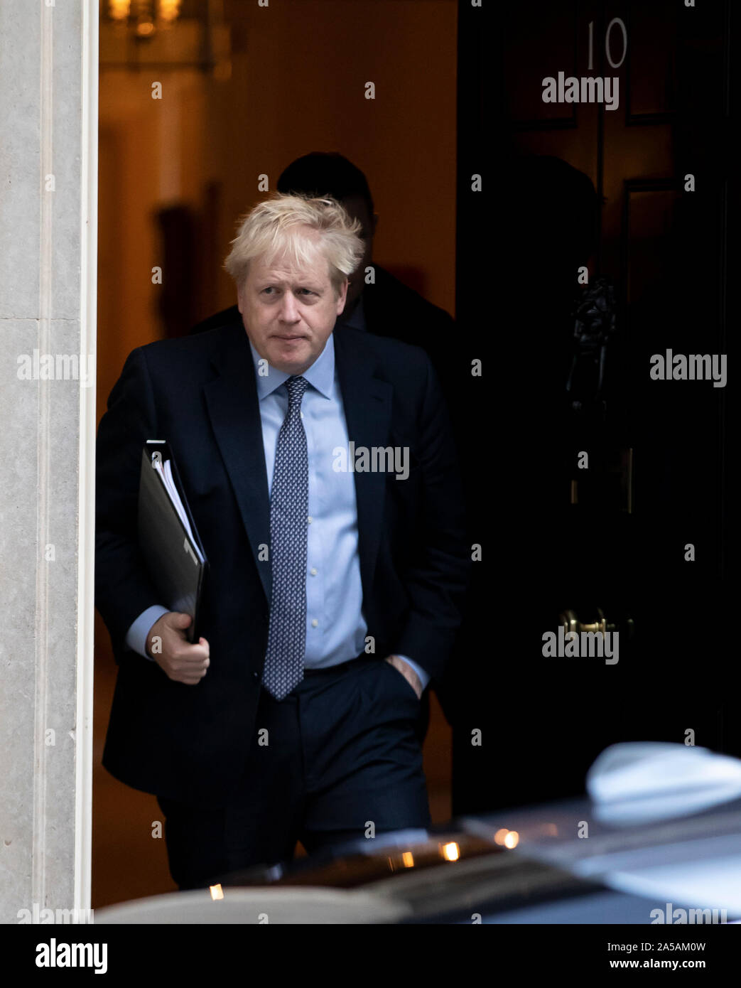 Inside 10 downing street london hi-res stock photography and images - Alamy