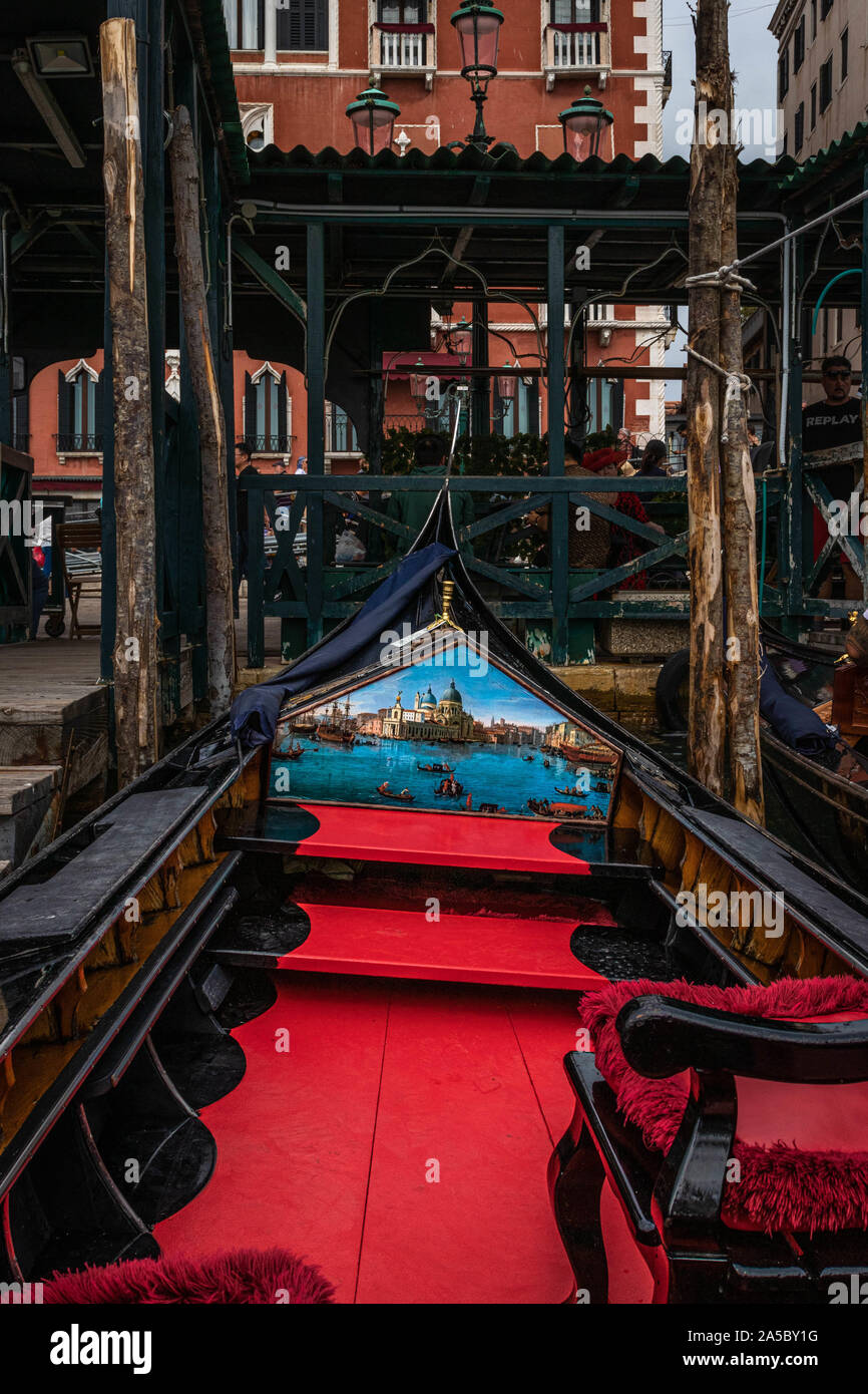 Venice gondola interior hi-res stock photography and images - Alamy