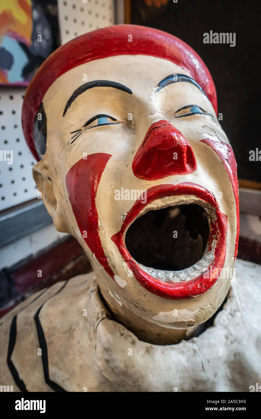 Creepy man clown face hi-res stock photography and images - Alamy