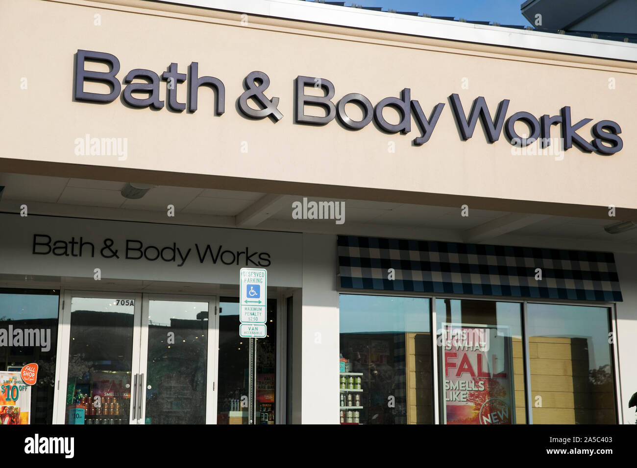 A logo sign outside of a Bath & Body Works retail store location in  Greensboro, North Carolina on September 15, 2019 Stock Photo - Alamy