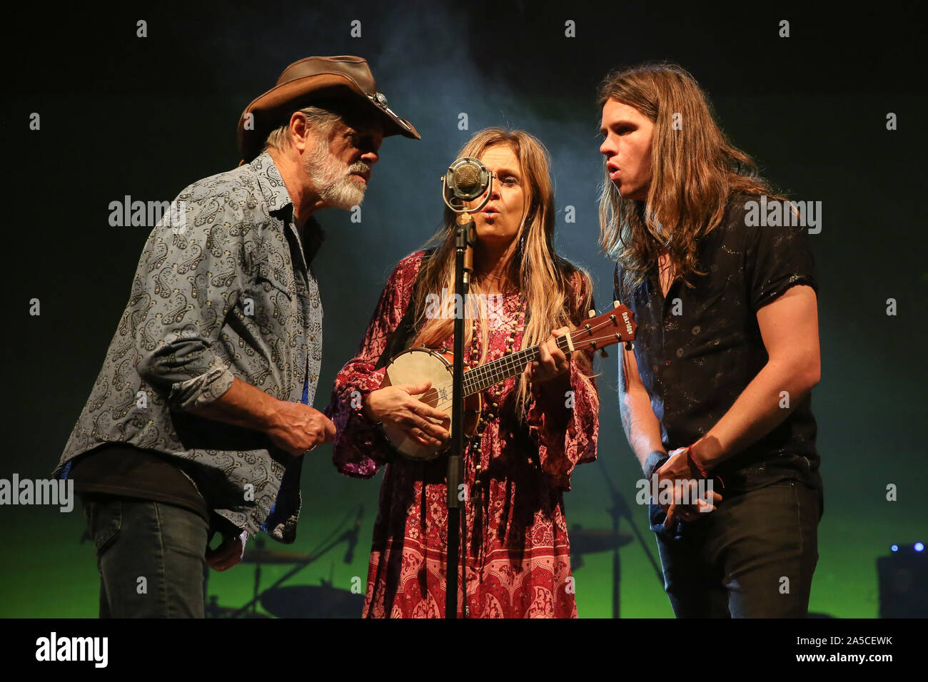 Kasey chambers hi-res stock photography and images - Alamy