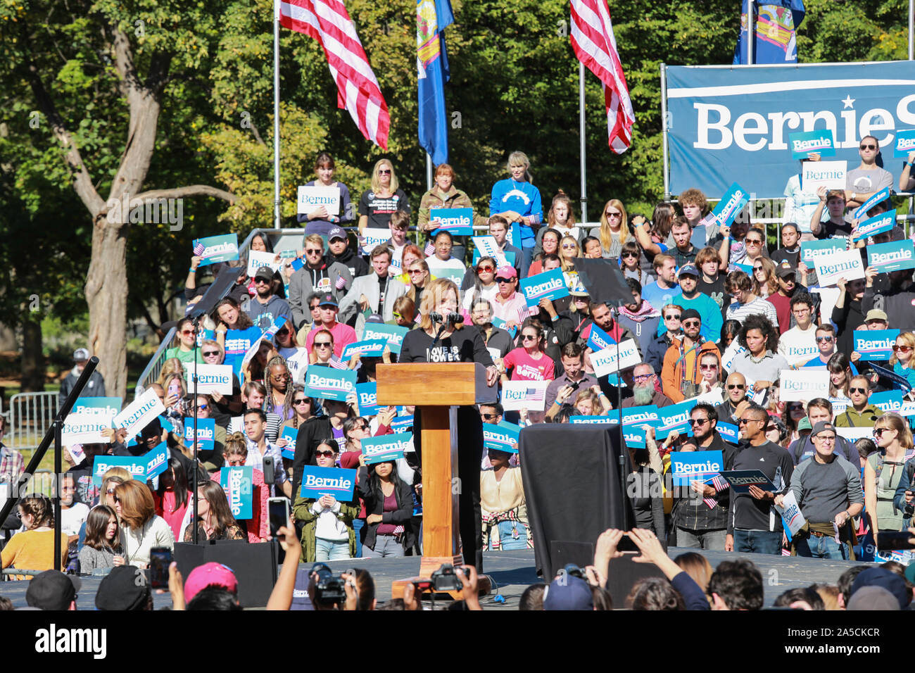 Aoc and bernie hi-res stock photography and images - Alamy