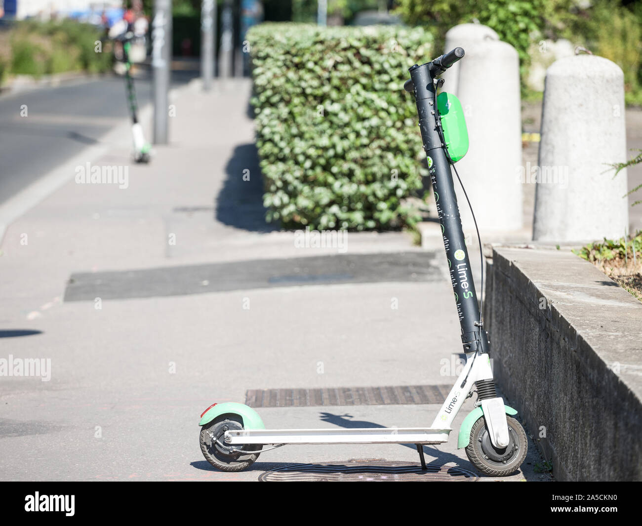 Lime scooter logo hires stock photography and images Alamy