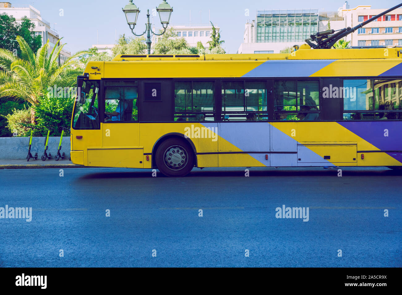 Athens bus hi-res stock photography and images - Page 3 - Alamy