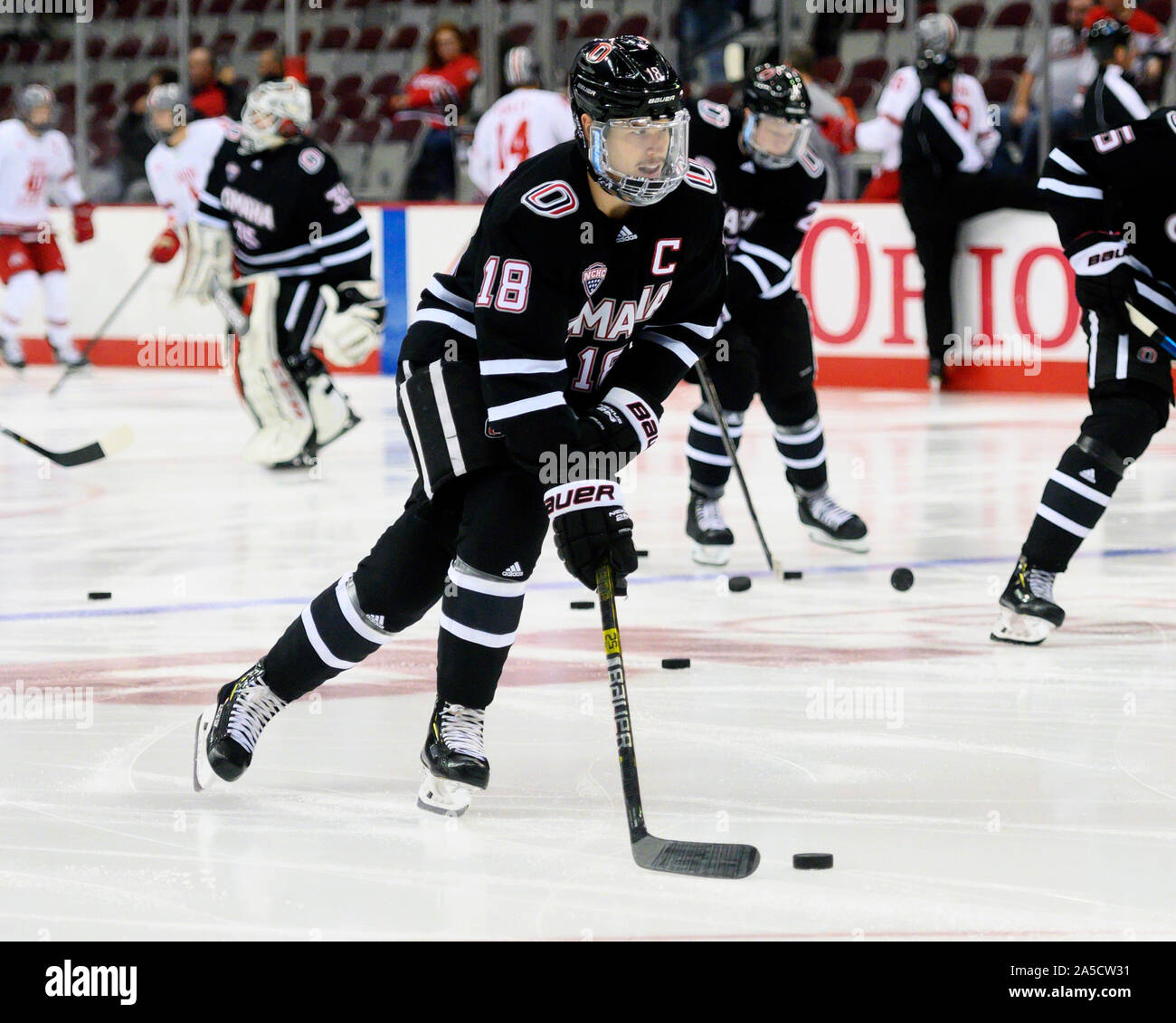 Mens ice hockey team ohio state mens hires stock photography and