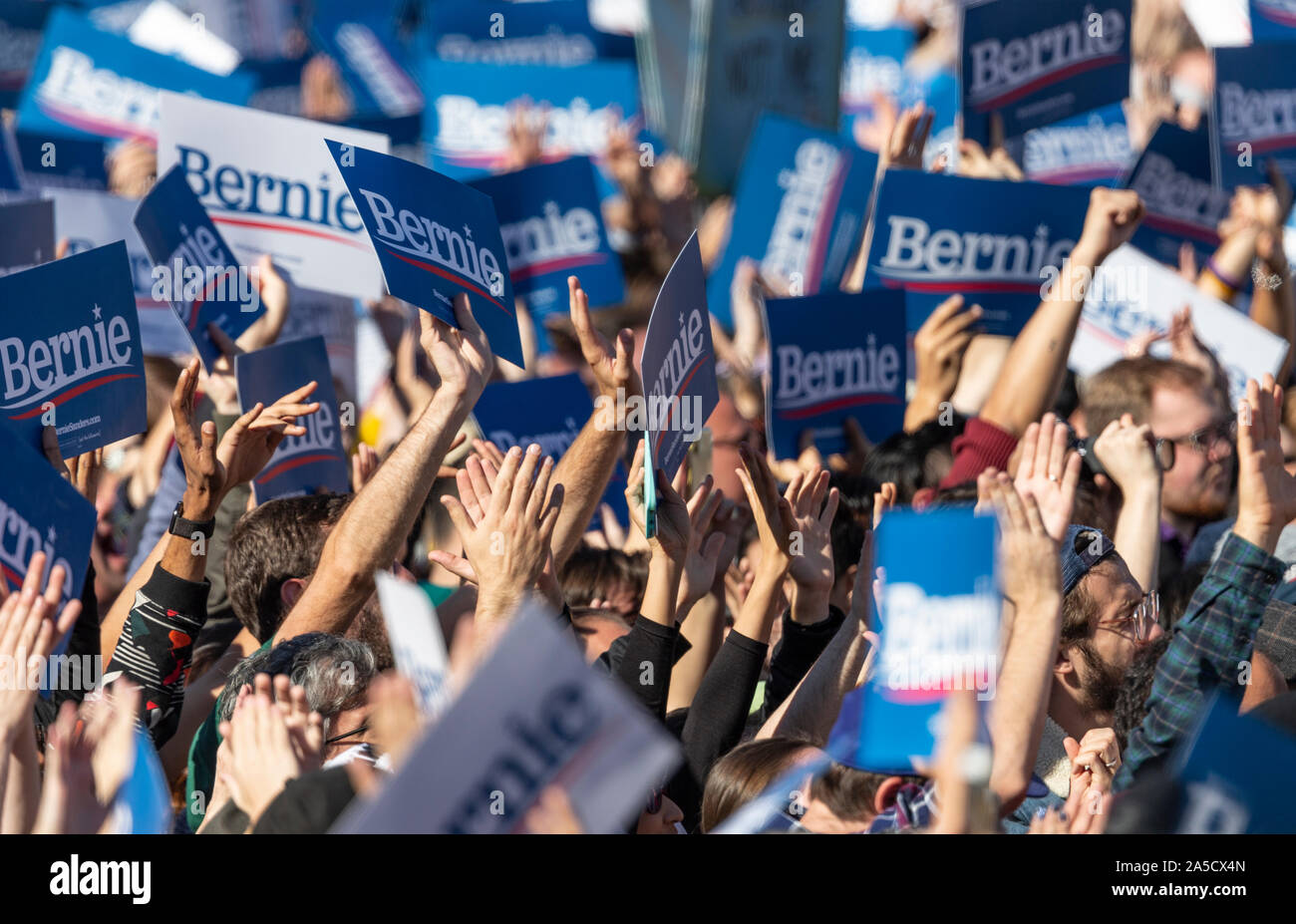 Bernie Rally Bridge Queensbridge hi-res stock photography and images - Alamy