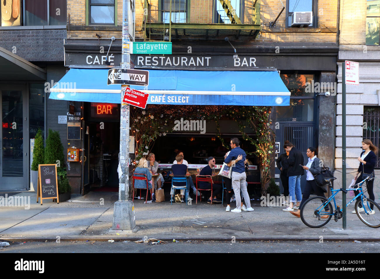 Cafe Select, 212 Lafayette Street, New York, NY.  exterior storefront of a restaurant, and sidewalk cafe in the SoHo neighborhood of Manhattan. Stock Photo