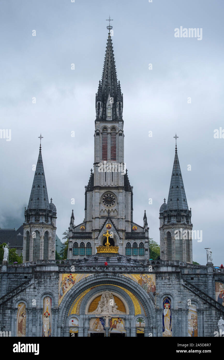 The Rosary Basilica in Lourdes, France Stock Photo - Alamy