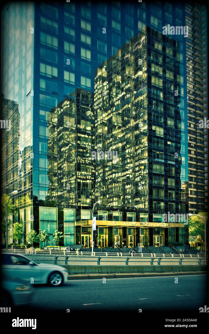 Trump world tower new york hi-res stock photography and images - Alamy