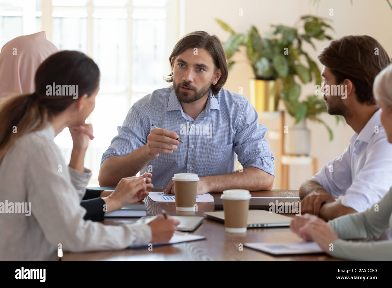 Serious businessman boss leader hi-res stock photography and images - Alamy
