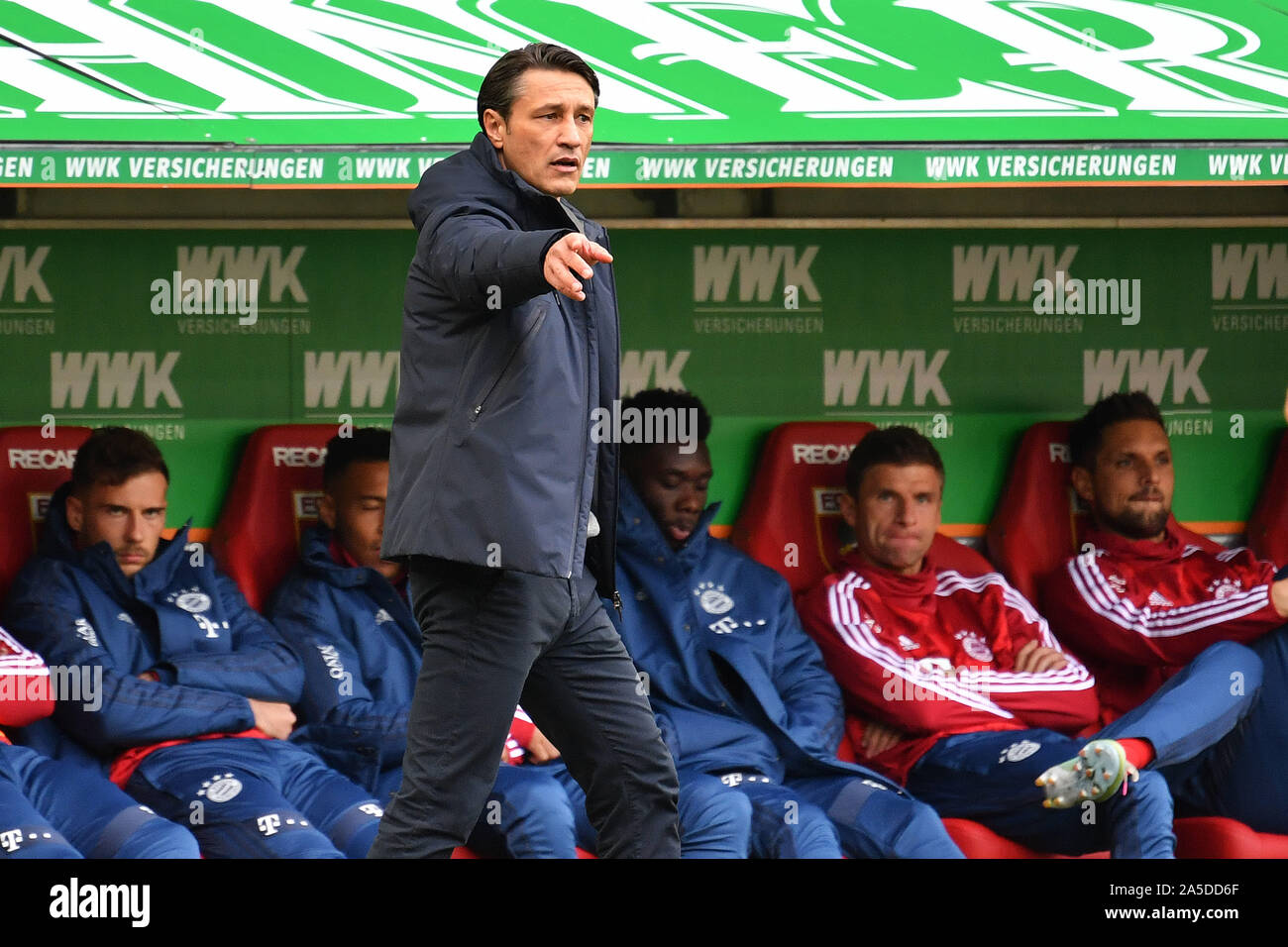 Niko KOVAC coach Bayern Munich gesture gives instructions hi