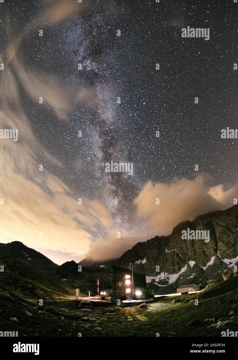 Rifugio Gastaldi, Balme, Valli di Lanzo, Torino, Italy during the night with the milky way as background Stock Photo