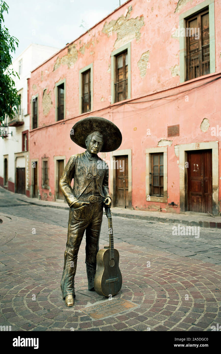 Bronze sculpture of Jorge Negrete; a famous Mexican singer and actor from the Golden Age of Mexican cinema. Guanajuato, Mexico Stock Photo