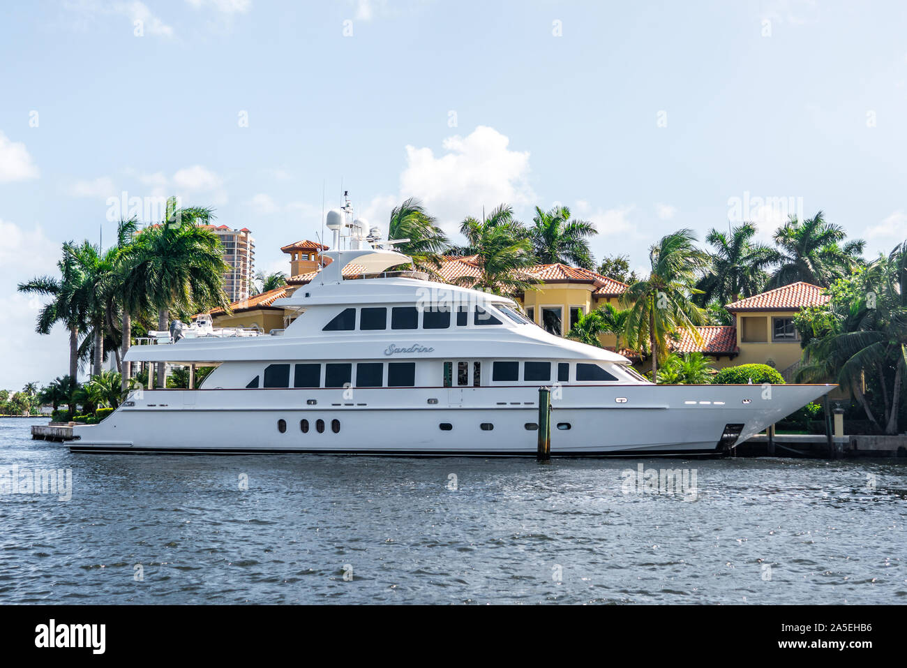 Luxury Waterfront house in Fort Lauderdale Stock Photo Alamy