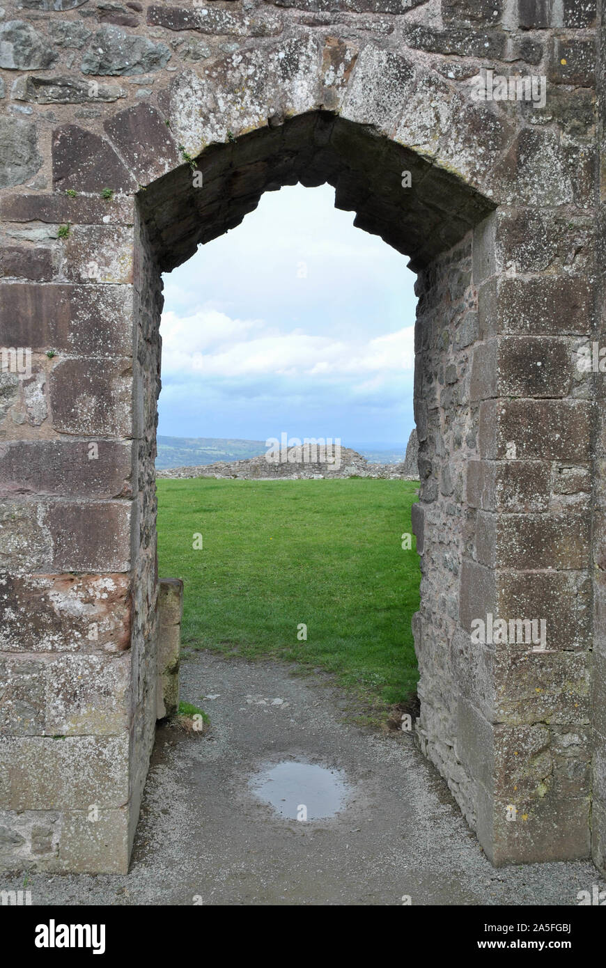 Stone arched doorway hi-res stock photography and images - Alamy