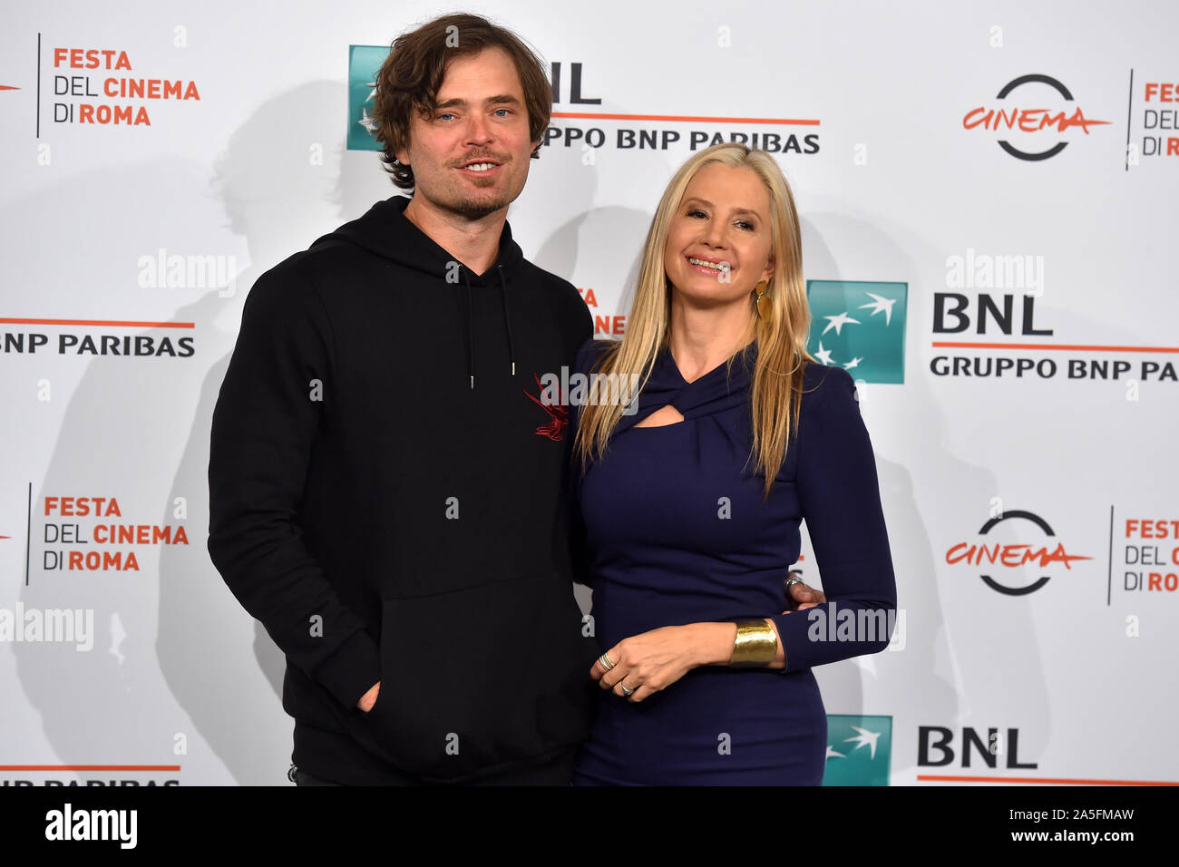Mira Sorvino and husband Christopher Backus Drowning Photocall Roma 20