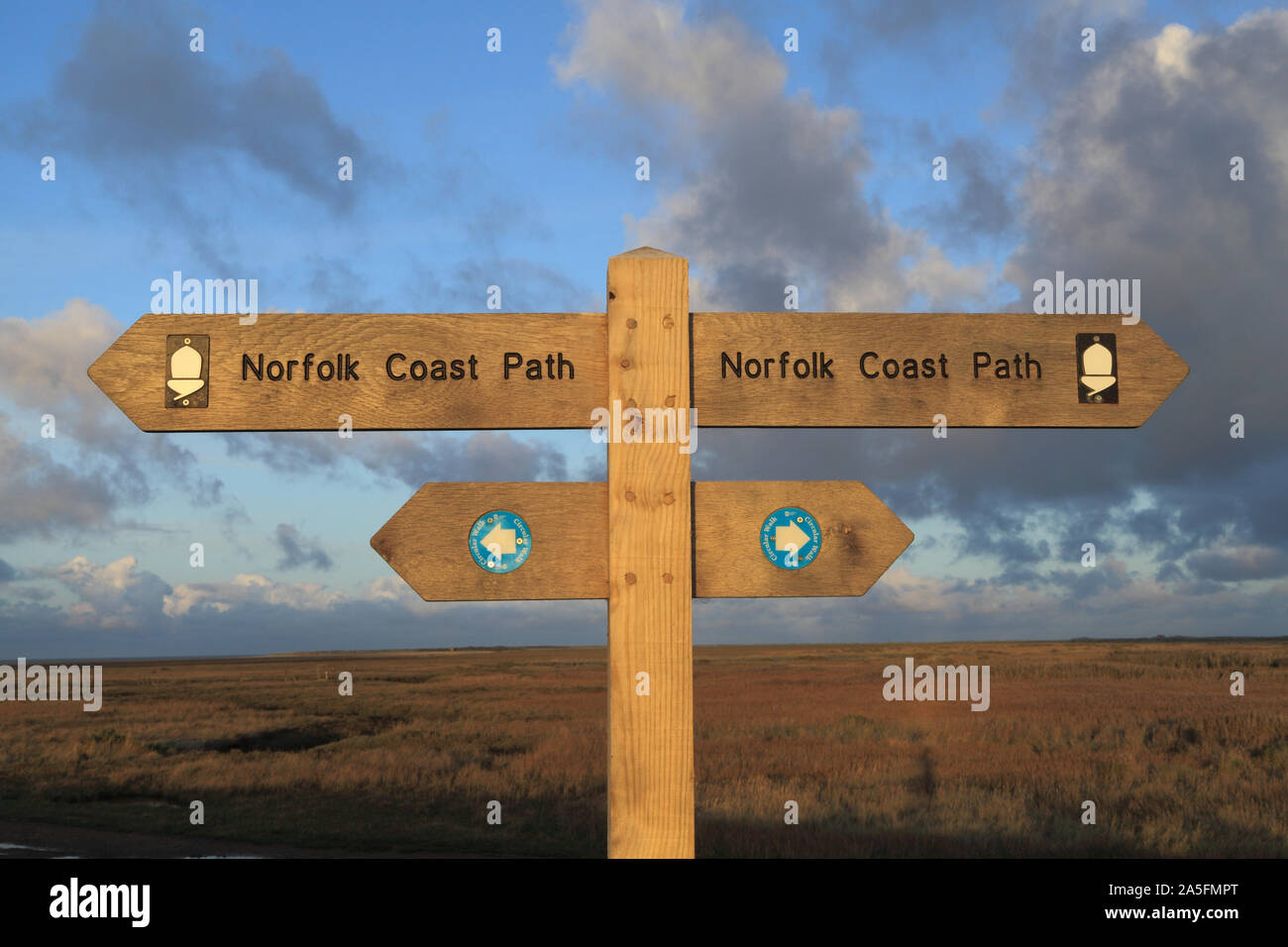 Norfolk Coast Path, finger post, direction, Circular Walks, Thornham, North Sea Coast, coastal, England,UK Stock Photo