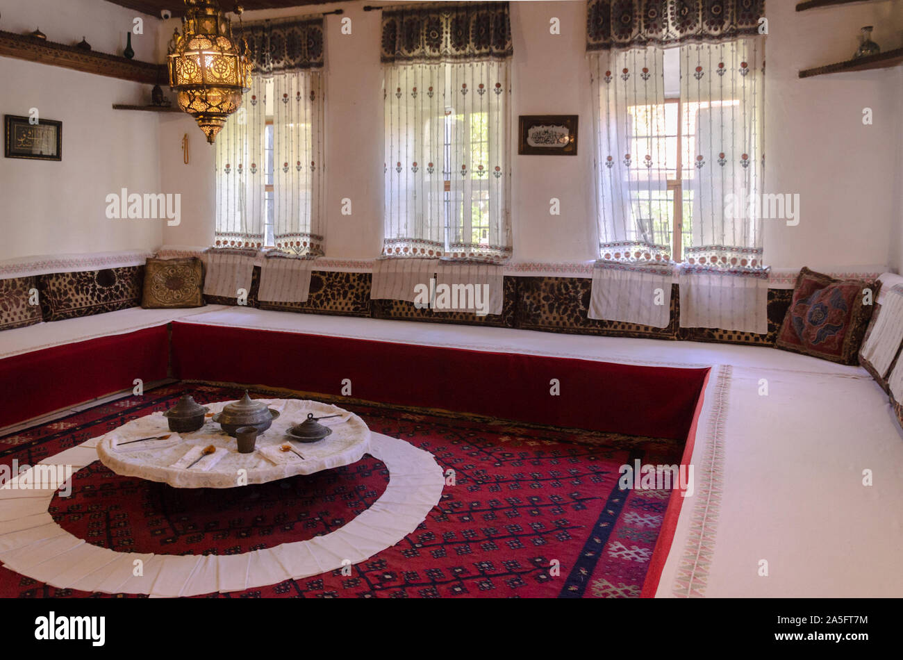 View of 17th century style merchant house hi-res stock photography and images ...