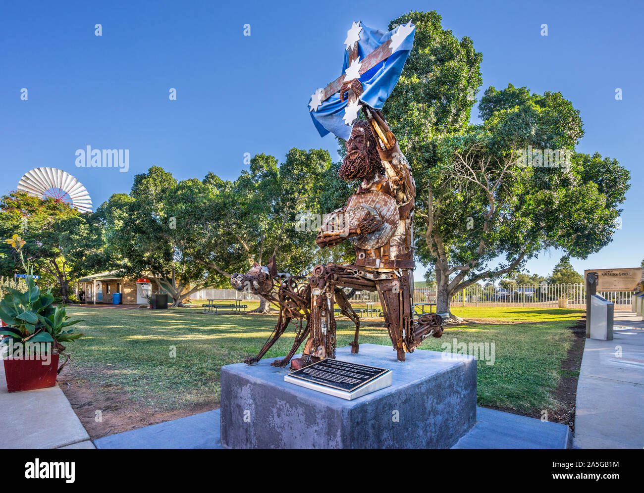 public art in Barcaldine, sculpture depicting a shearer pledging his allegiance in the fight for justice during the shearer strike in 1891, Central We Stock Photo