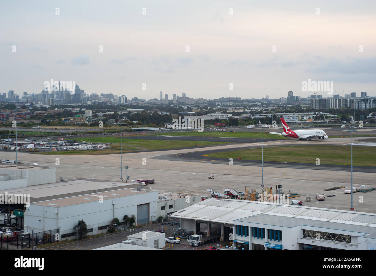 21.09.2019, Sydney, New South Wales, Australia - View from Kingsford Smith International Airport across the apron towards the city skyline of downtown. Stock Photo