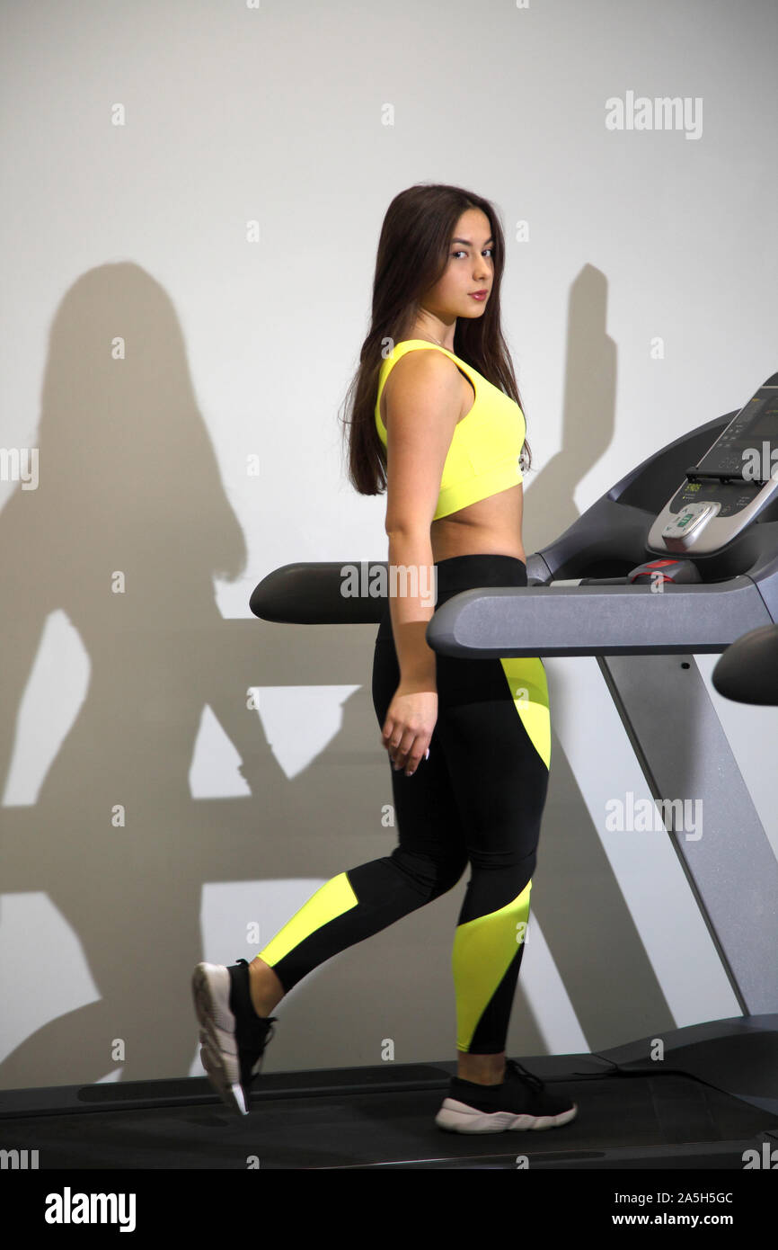 Girls gym training hi-res stock photography and images - Page 3 - Alamy
