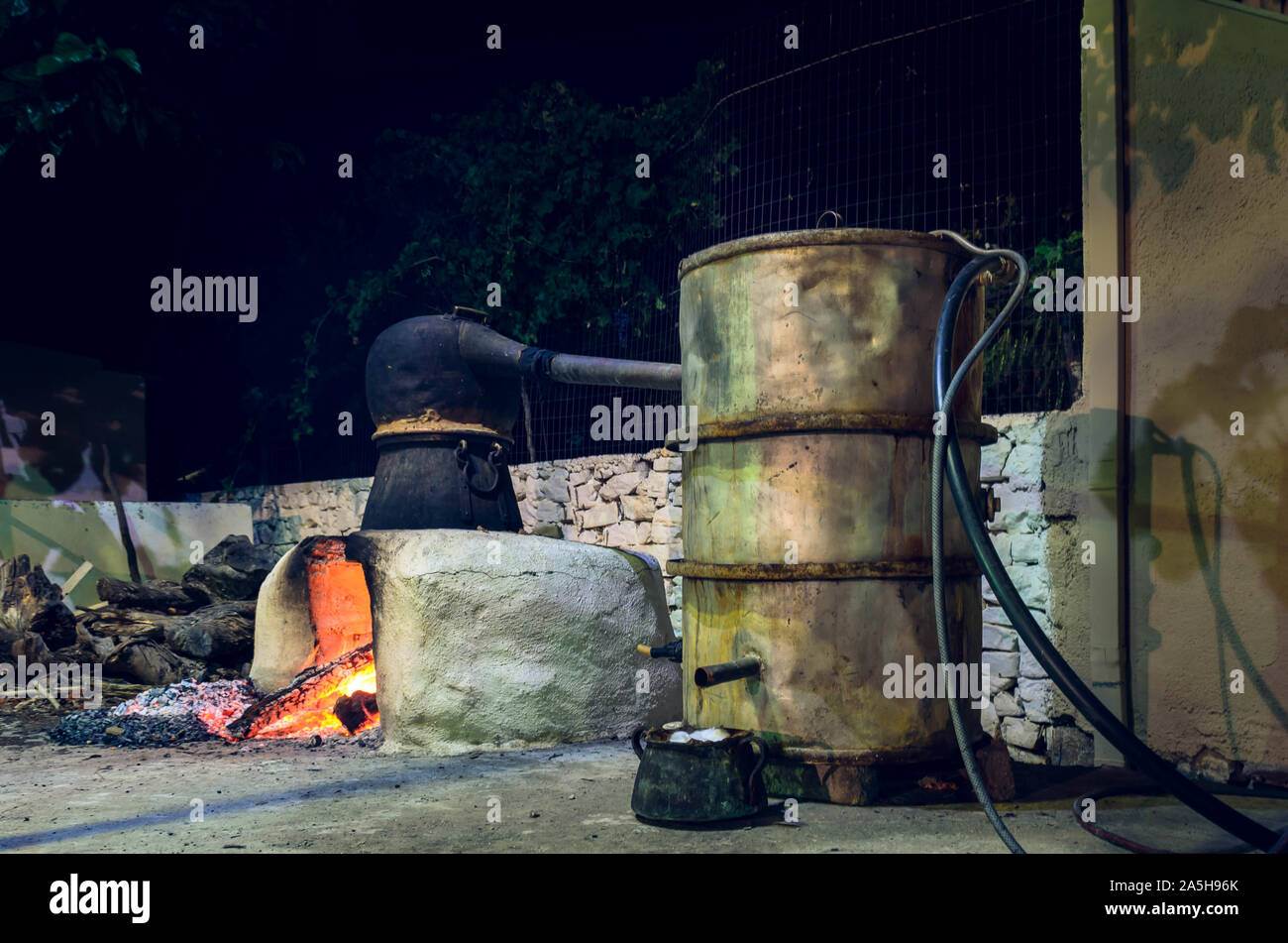 Distillation process hi-res stock photography and images - Alamy