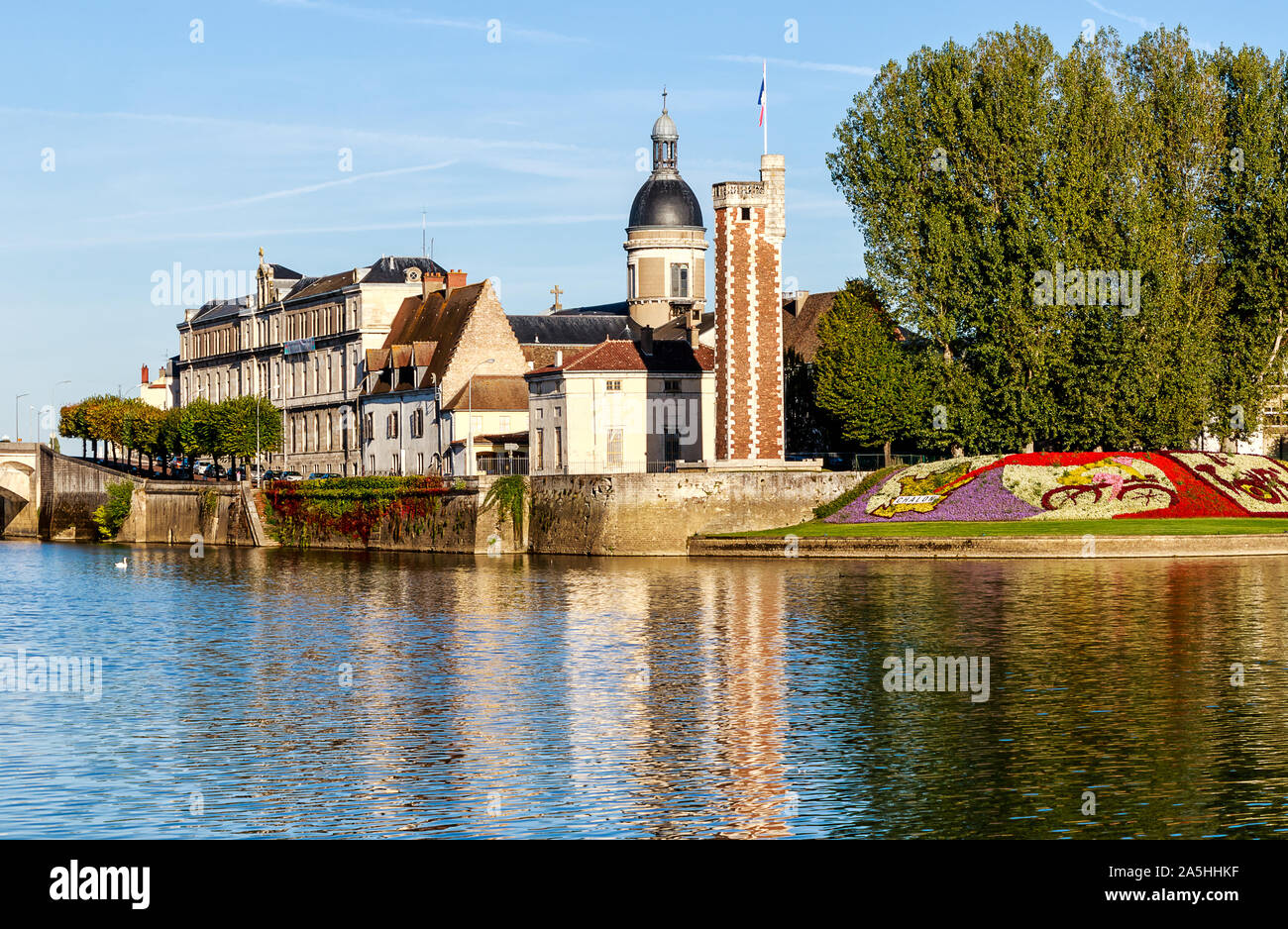 Chalon -sur –Saone, City of Art and History with the Tour du Doyenne from the 15th century in the historic center on the Saint-Laurent Island, France Stock Photo