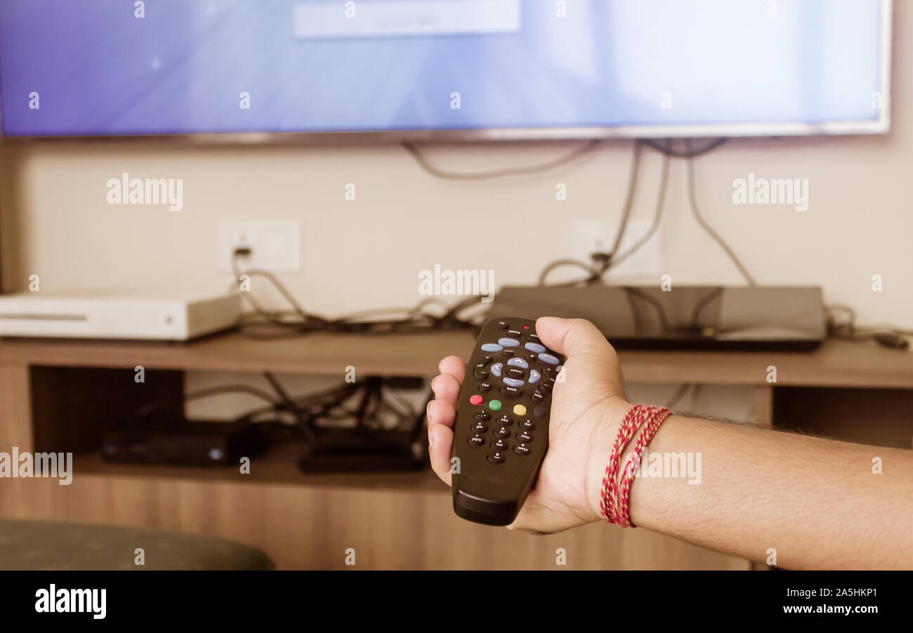 Turning off computer hires stock photography and images Alamy