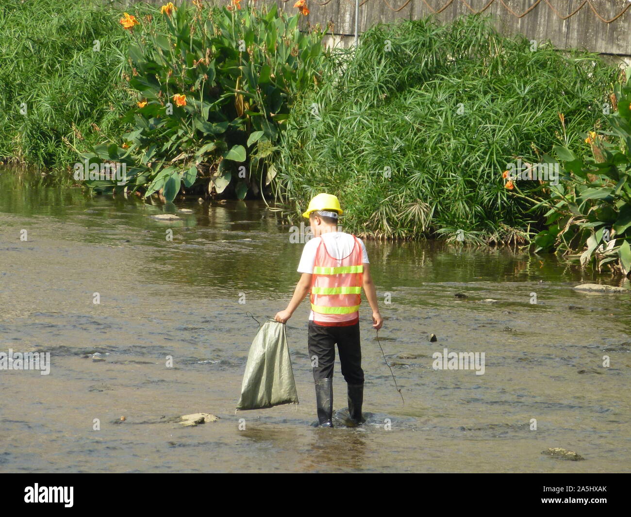 Sanitation workers hi-res stock photography and images - Alamy