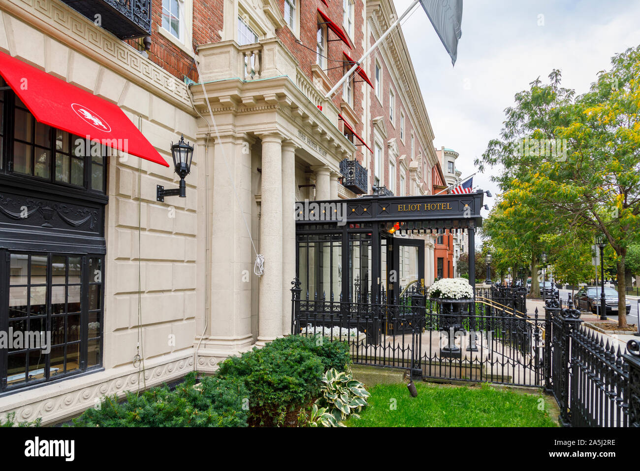 Beauxarts entrance to the Eliot Hotel in Commonwealth Avenue, Back Bay