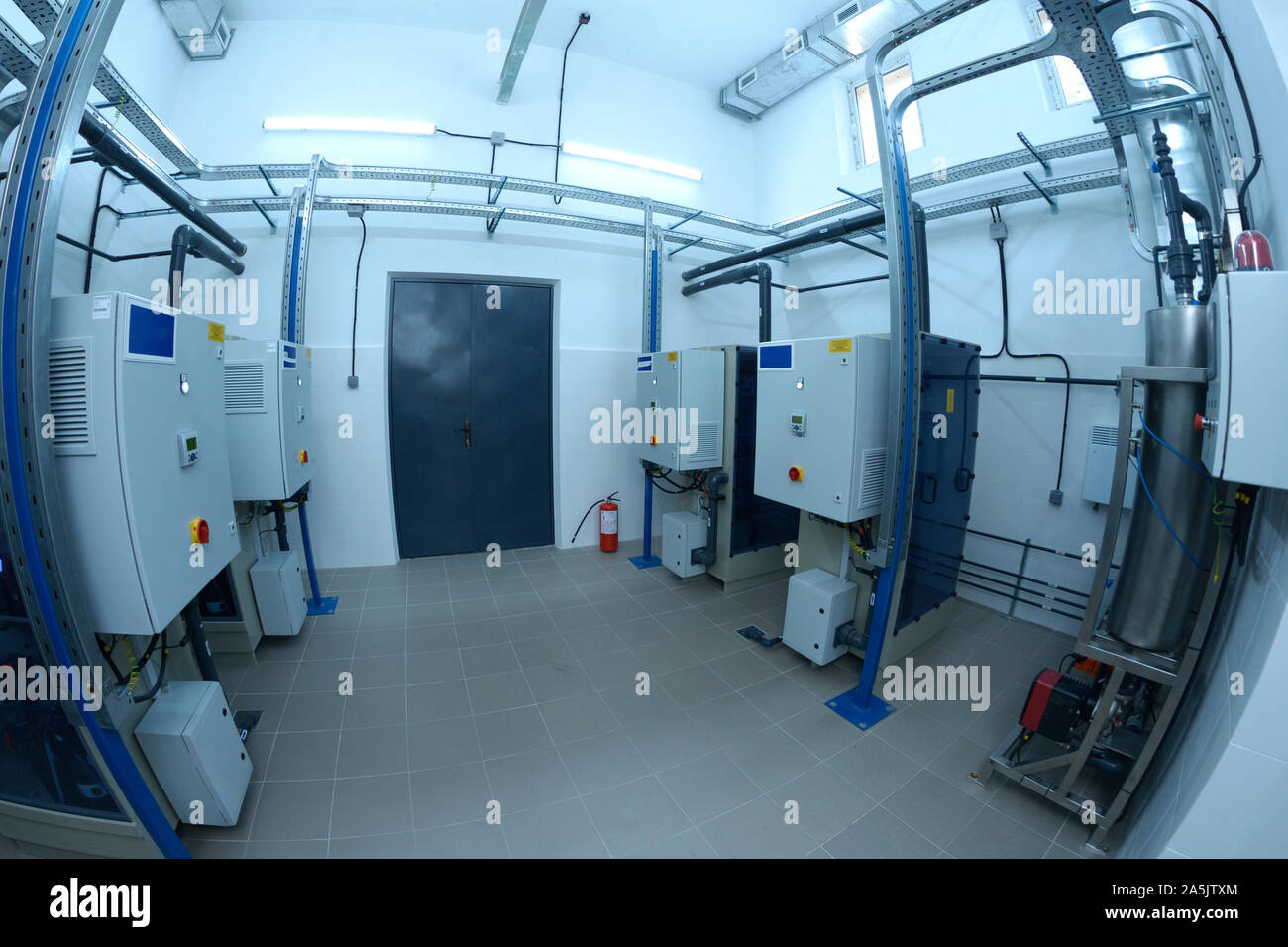 Electrolysis sodium hi-res stock photography and images - Alamy