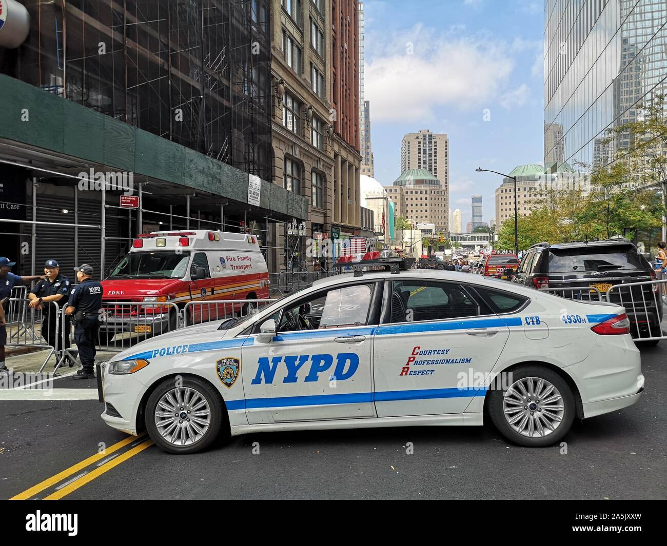 Nypd Blue Car Stock Photos & Nypd Blue Car Stock Images - Alamy