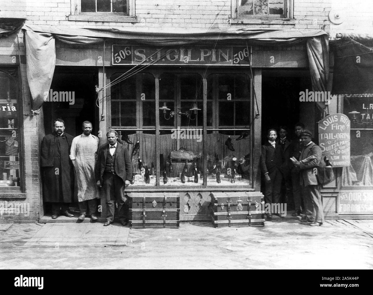 Shoe store late 1800s hires stock photography and images Alamy